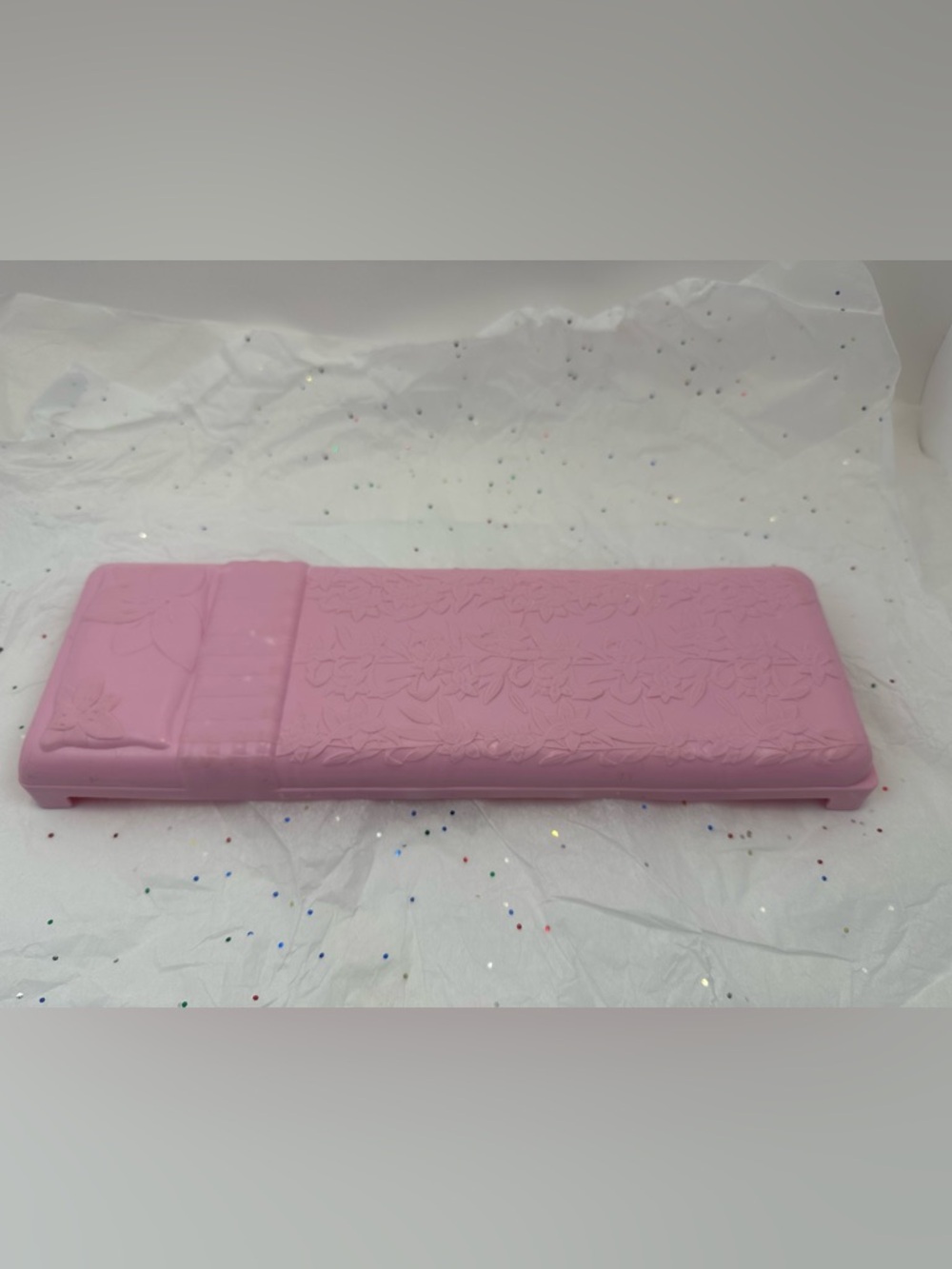 Pink Floral Embossed REPLACEMENT bed 2021 Barbie Dream house - Picture 1 of 4
